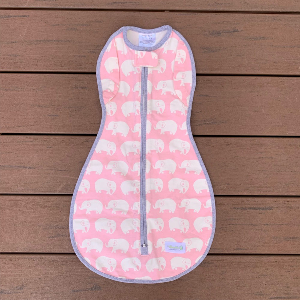 NWOT WOOMBIE Baby Swaddle with White Pink Elephant Print